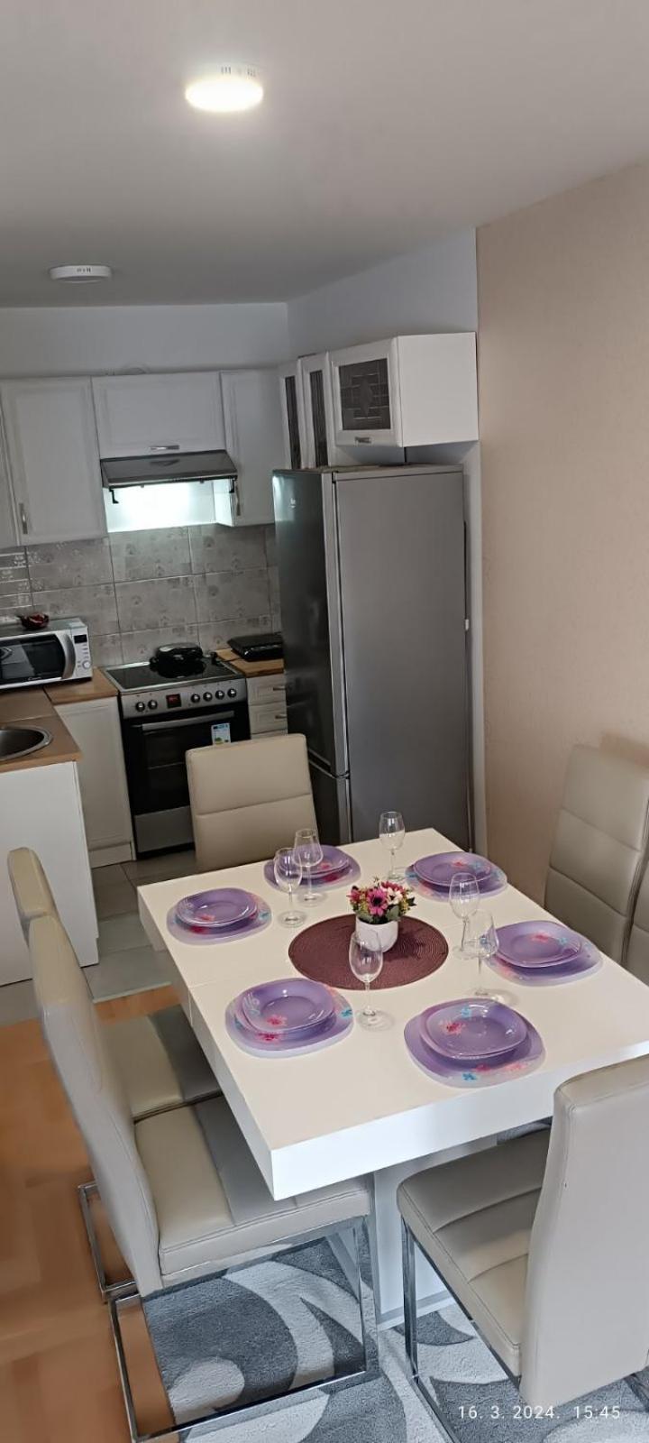 Apartman Lara 皮罗特 外观 照片